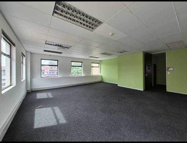 849M² OFFICE TO LET IN SUNNINGHILL
